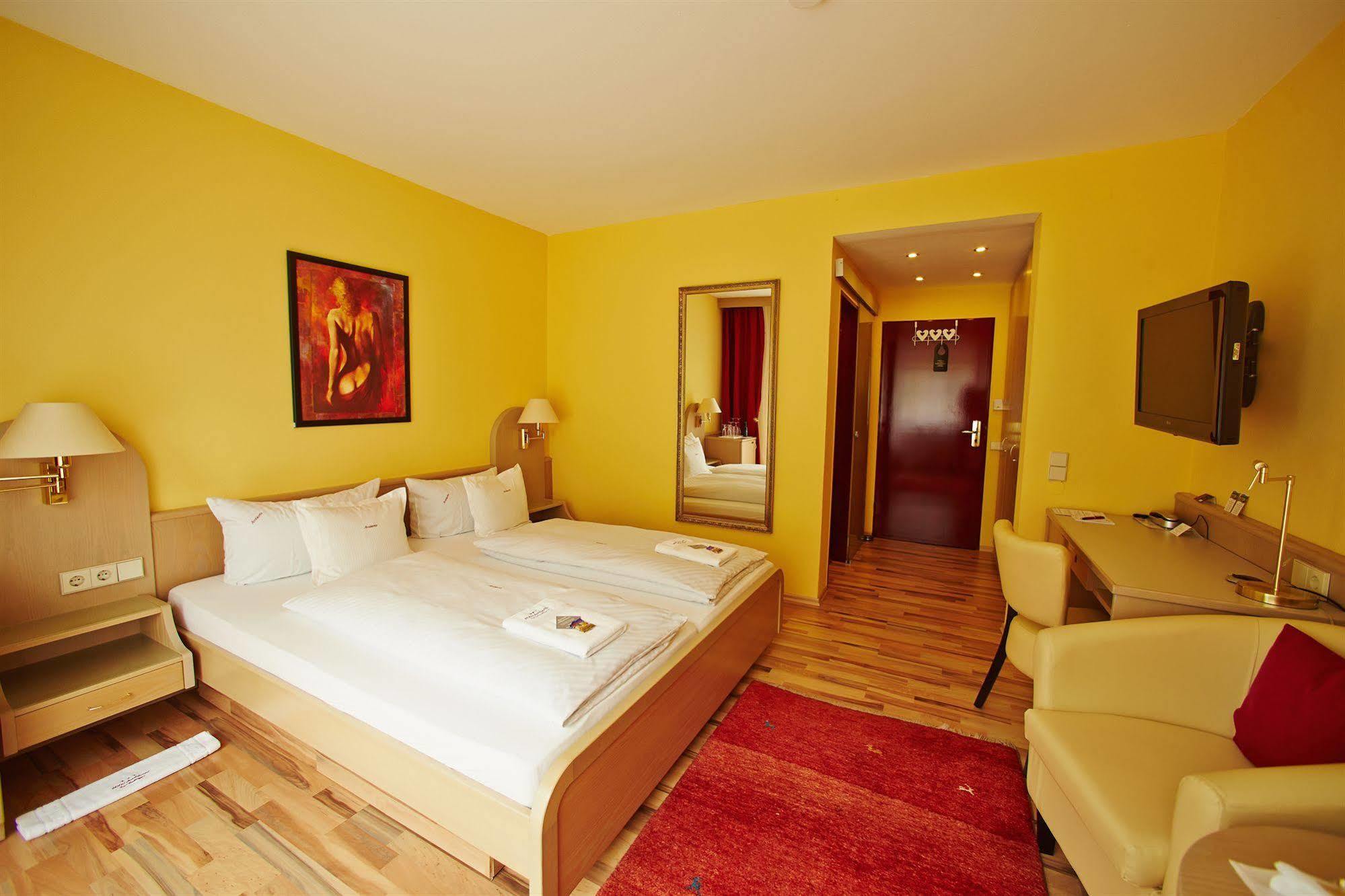 באד בלינגן Hotel Ambiente מראה חיצוני תמונה