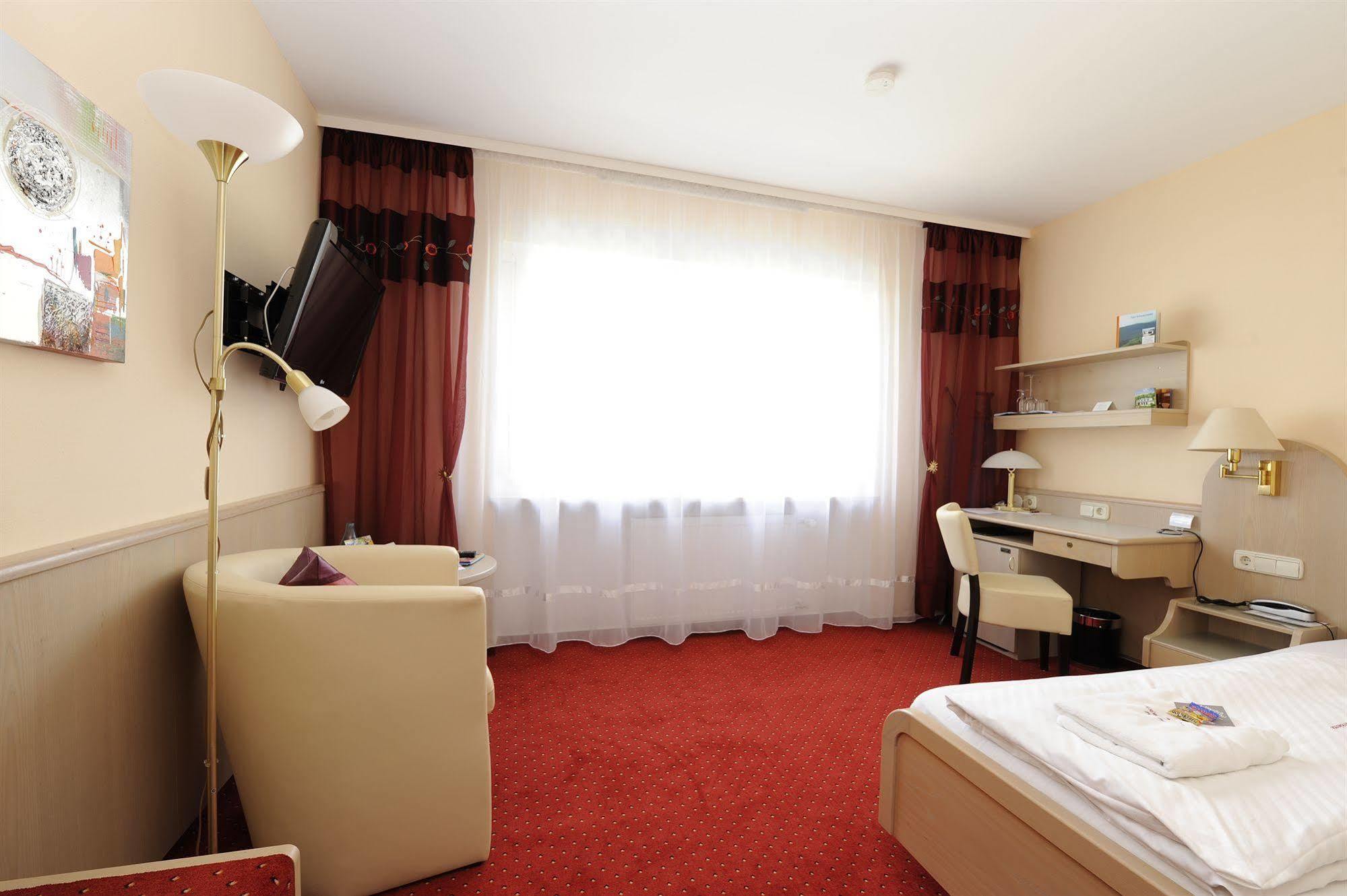 באד בלינגן Hotel Ambiente מראה חיצוני תמונה